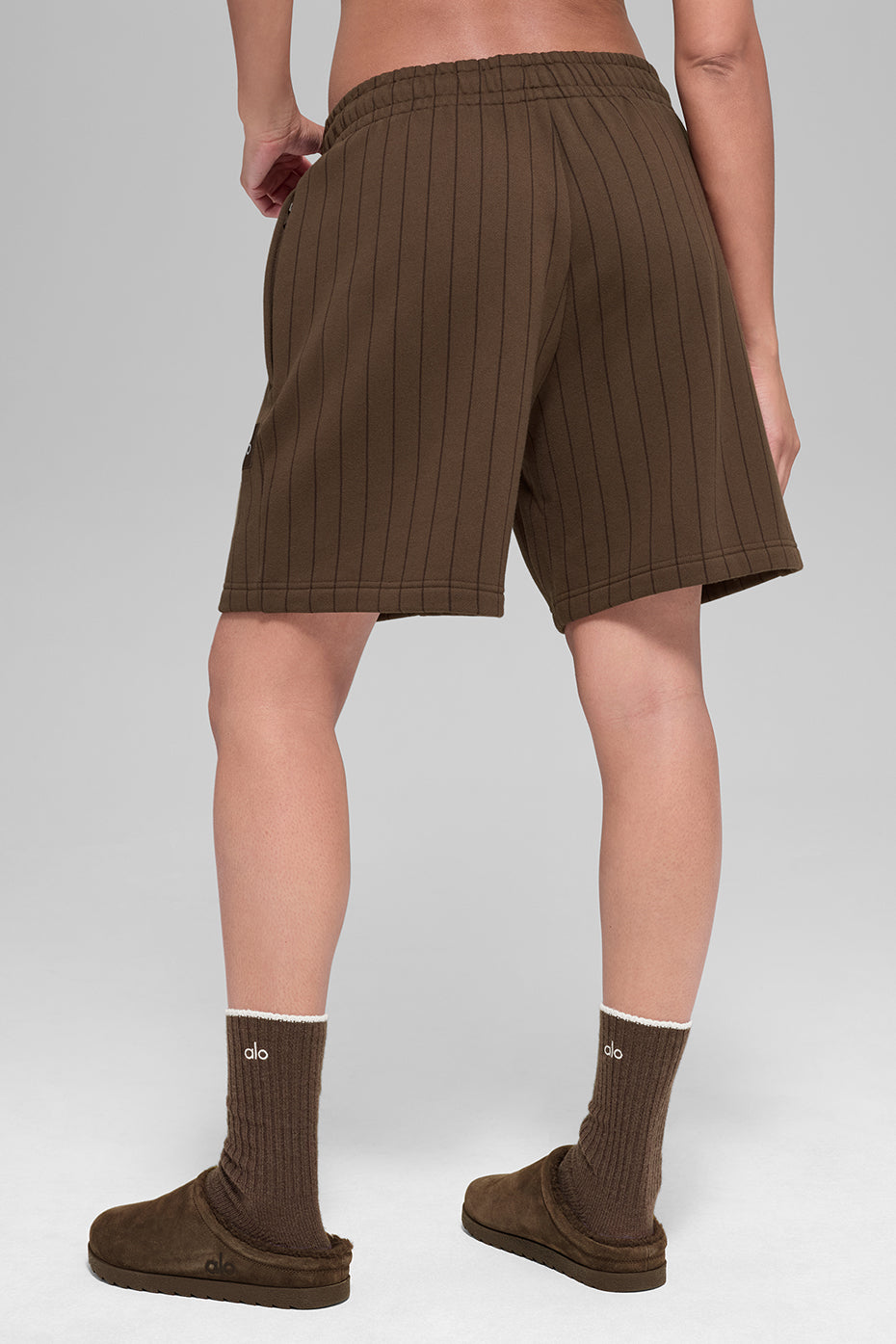 Alo Yoga 7" Pinstripe Short - Espresso Pinstripe