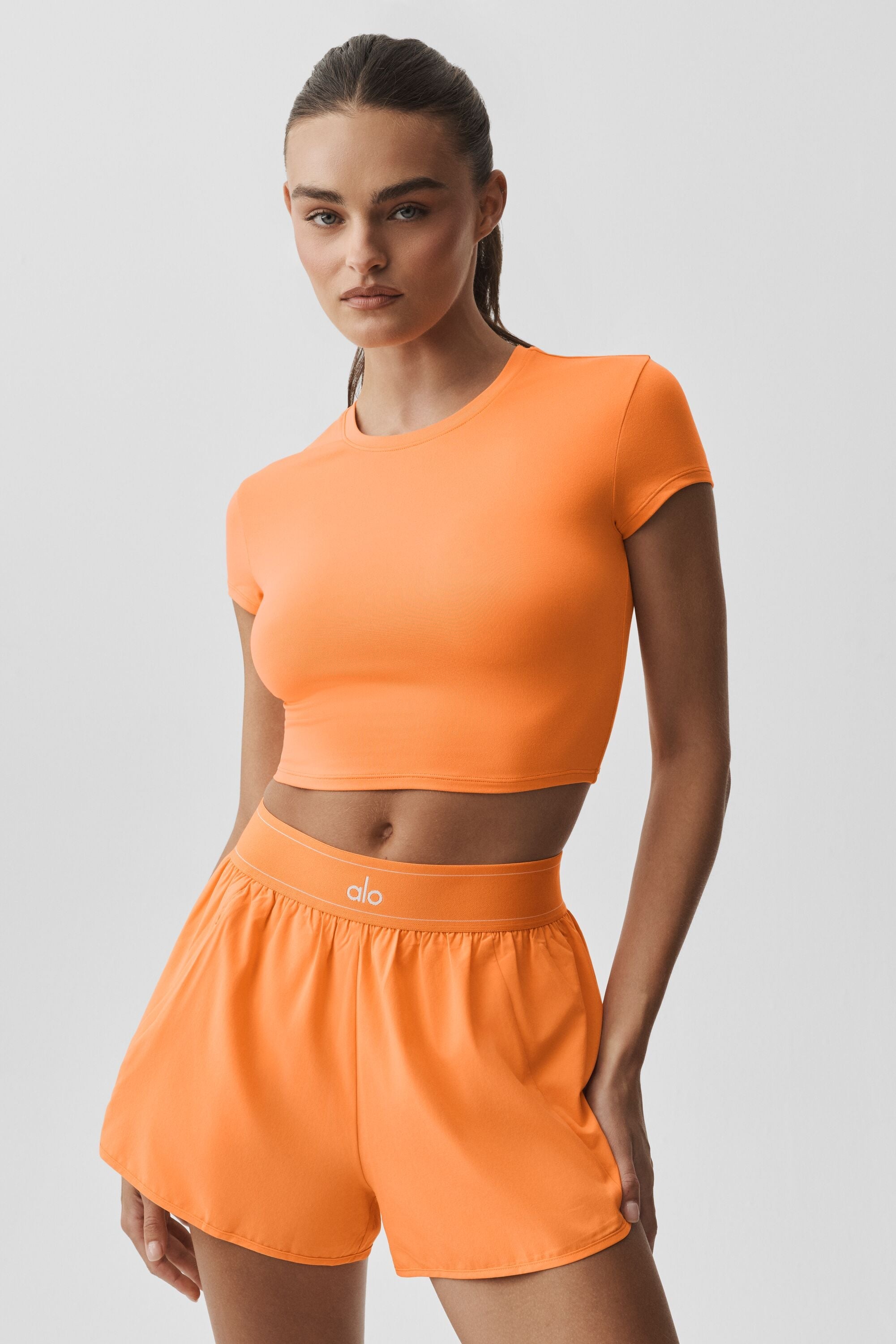 Alo Yoga Alosoft Crop Finesse Short Sleeve - Satsuma Breeze