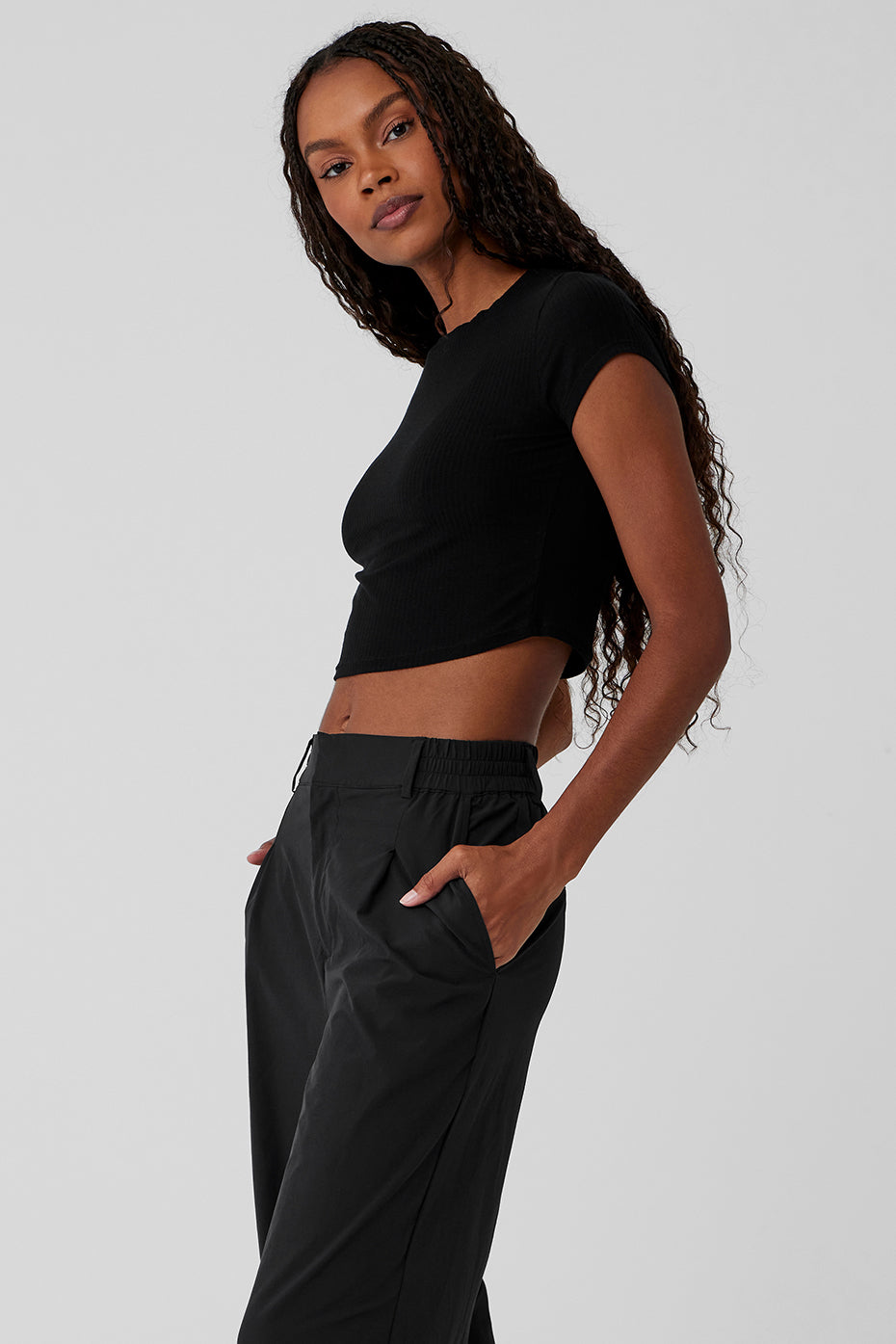 Alo Yoga Ribbed Sea Coast Cropped Short Sleeve Tee - Black