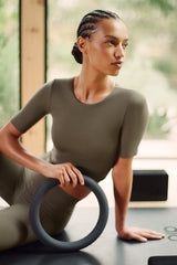 Alo Yoga ALO Softsculpt Precision Half Sleeve Tee - Olive Tree