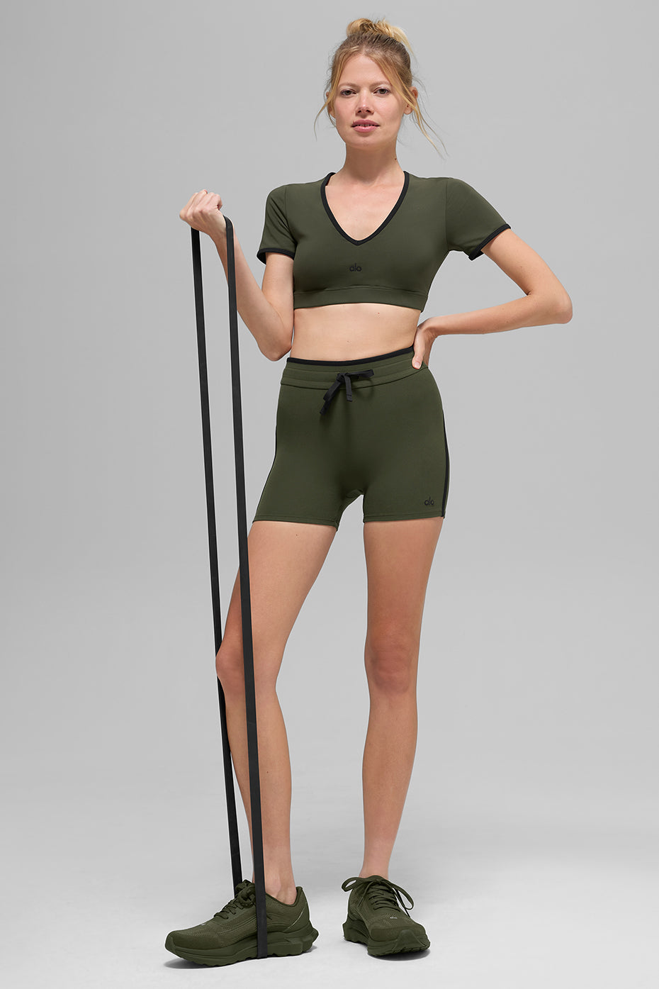 Alo Yoga Airbrush Race Pace Short Sleeve - Green Olive/Black