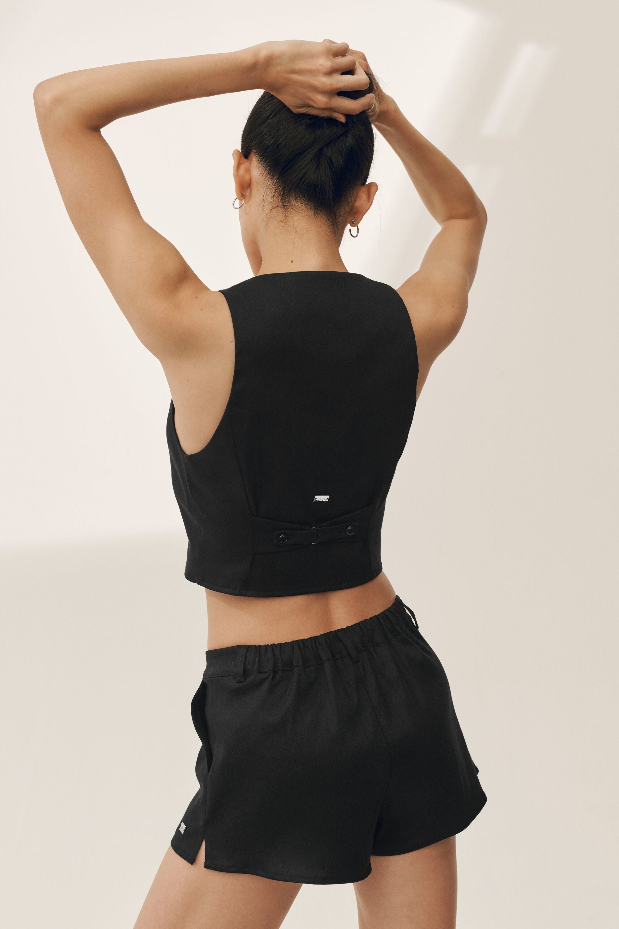 Alo Yoga Linen Blend Riviera Vest - Black