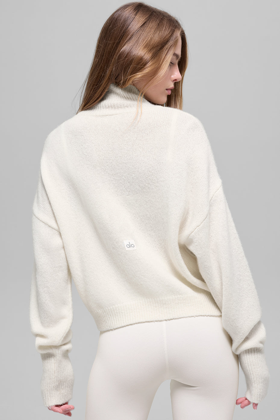 Alo Yoga Wool Cashmere Cropped New Class Turtleneck Sweater - Ivory