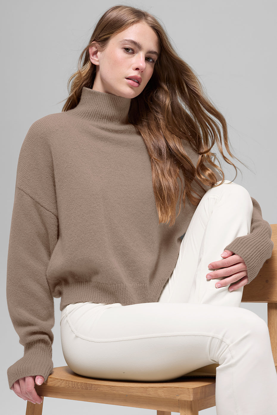 Alo Yoga Wool Cashmere Cropped New Class Turtleneck Sweater - Chai Latte