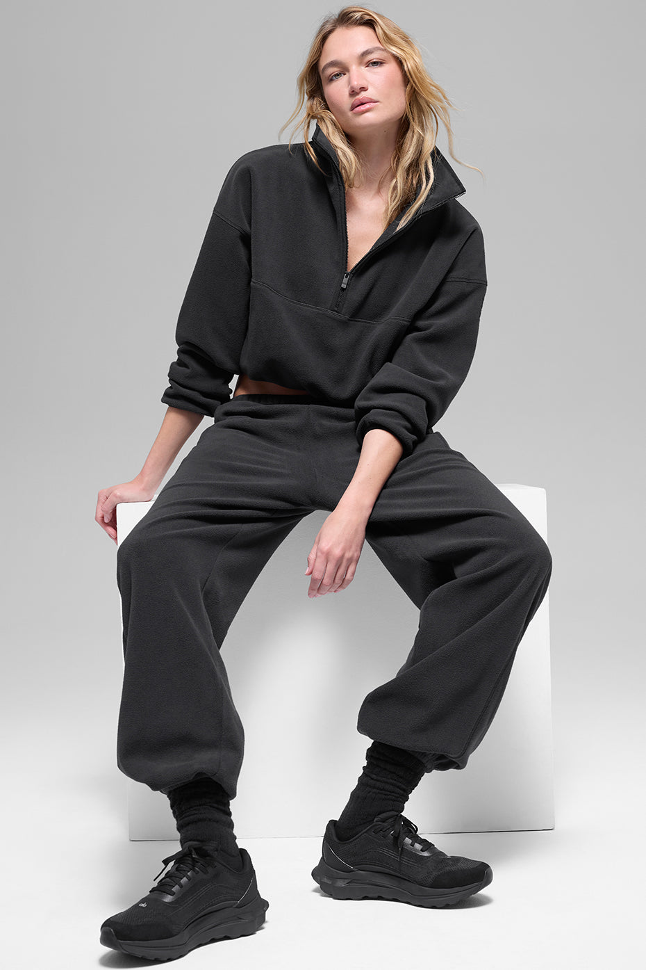 Alo Yoga Polar Fleece Retreat Cover Up - Black