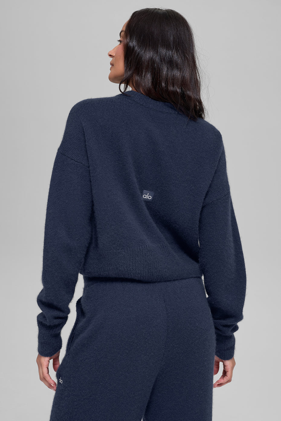 Alo Yoga Wool Cashmere Cropped New Class Crewneck Sweater - Navy