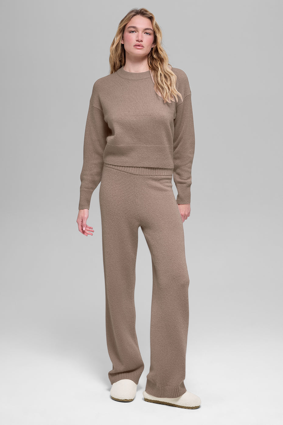 Alo Yoga Wool Cashmere Cropped New Class Crewneck Sweater - Chai Latte