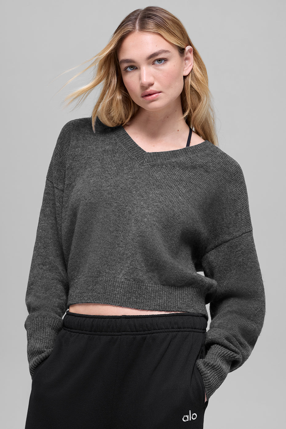 Alo Yoga Wool Cashmere Cropped New Class V-Neck Sweater - Platinum Grey