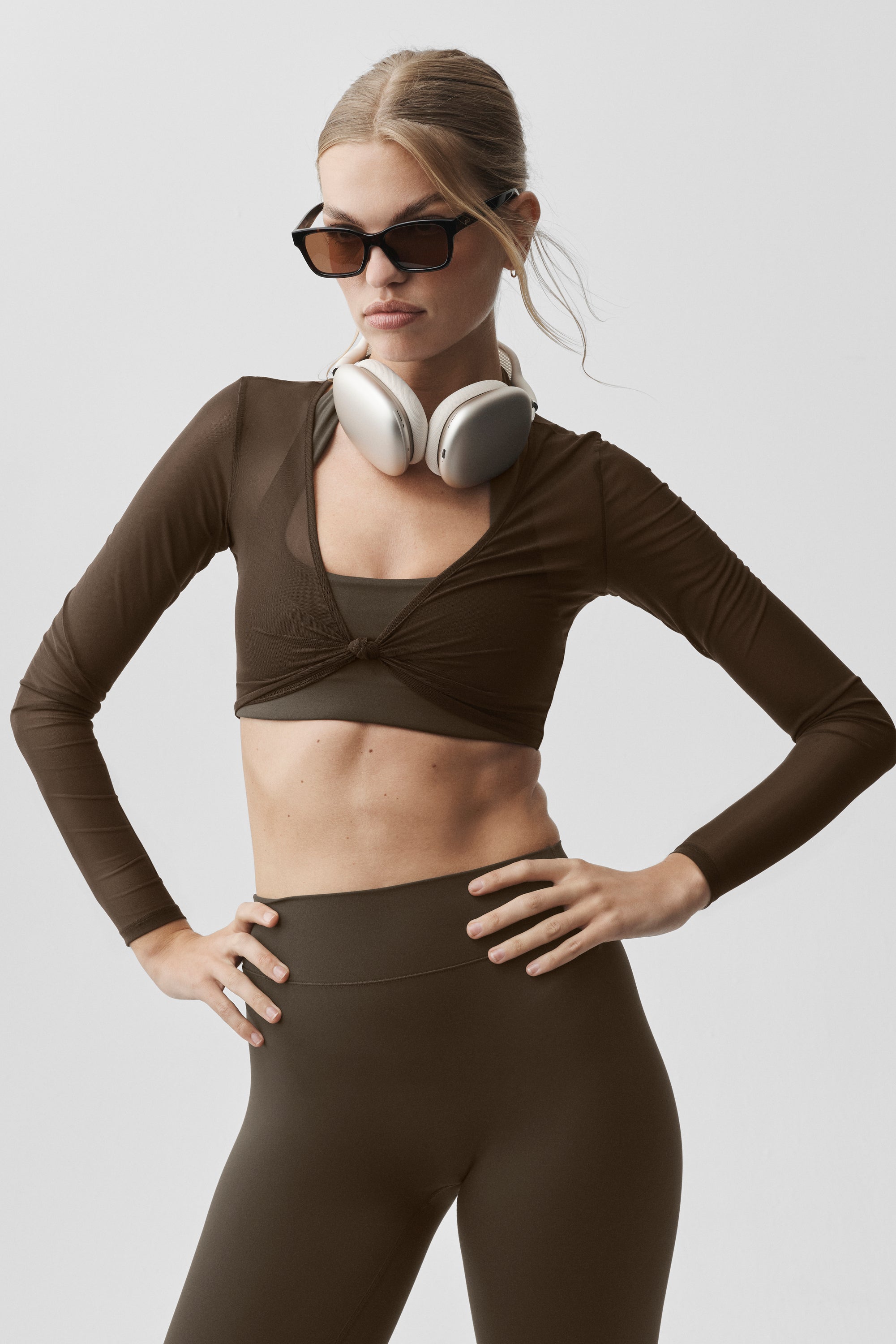 Alo Yoga Mesh Knotty Long Sleeve - Espresso