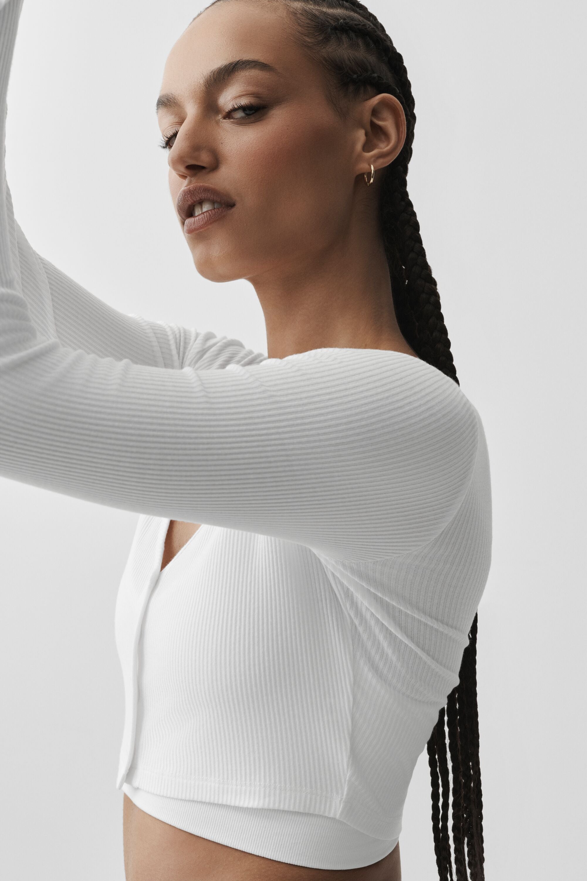 Alo Yoga Ribbed Cropped Whisper Cardigan - White
