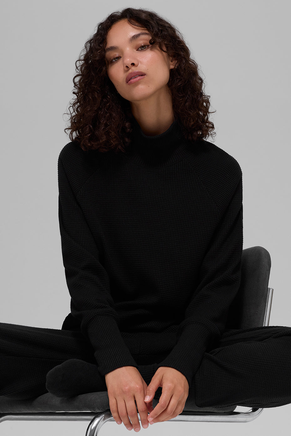 Alo Yoga Waffle Weekend Escape Mock Neck Long Sleeve - Black