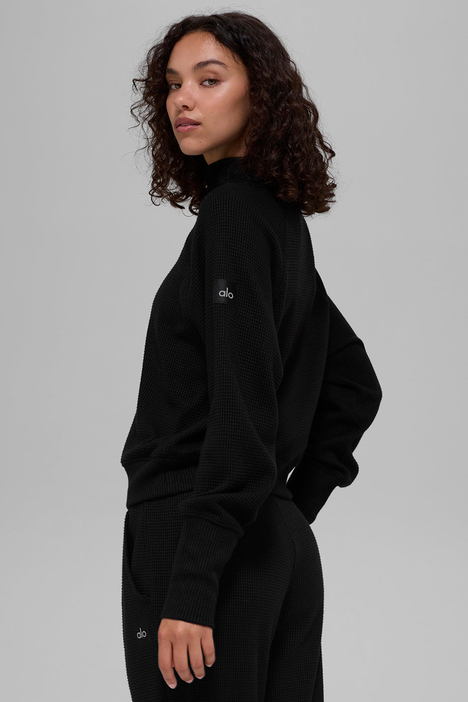 Alo Yoga Waffle Weekend Escape Mock Neck Long Sleeve - Black