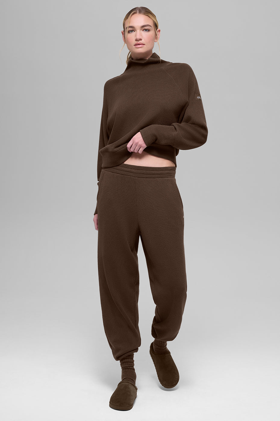 Alo Yoga Waffle Weekend Escape Mock Neck Long Sleeve - Espresso