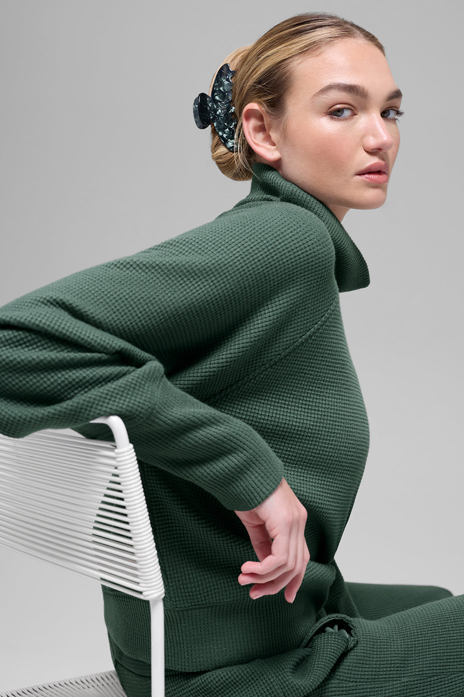 Alo Yoga Waffle Weekend Escape Mock Neck Long Sleeve - Clover Green