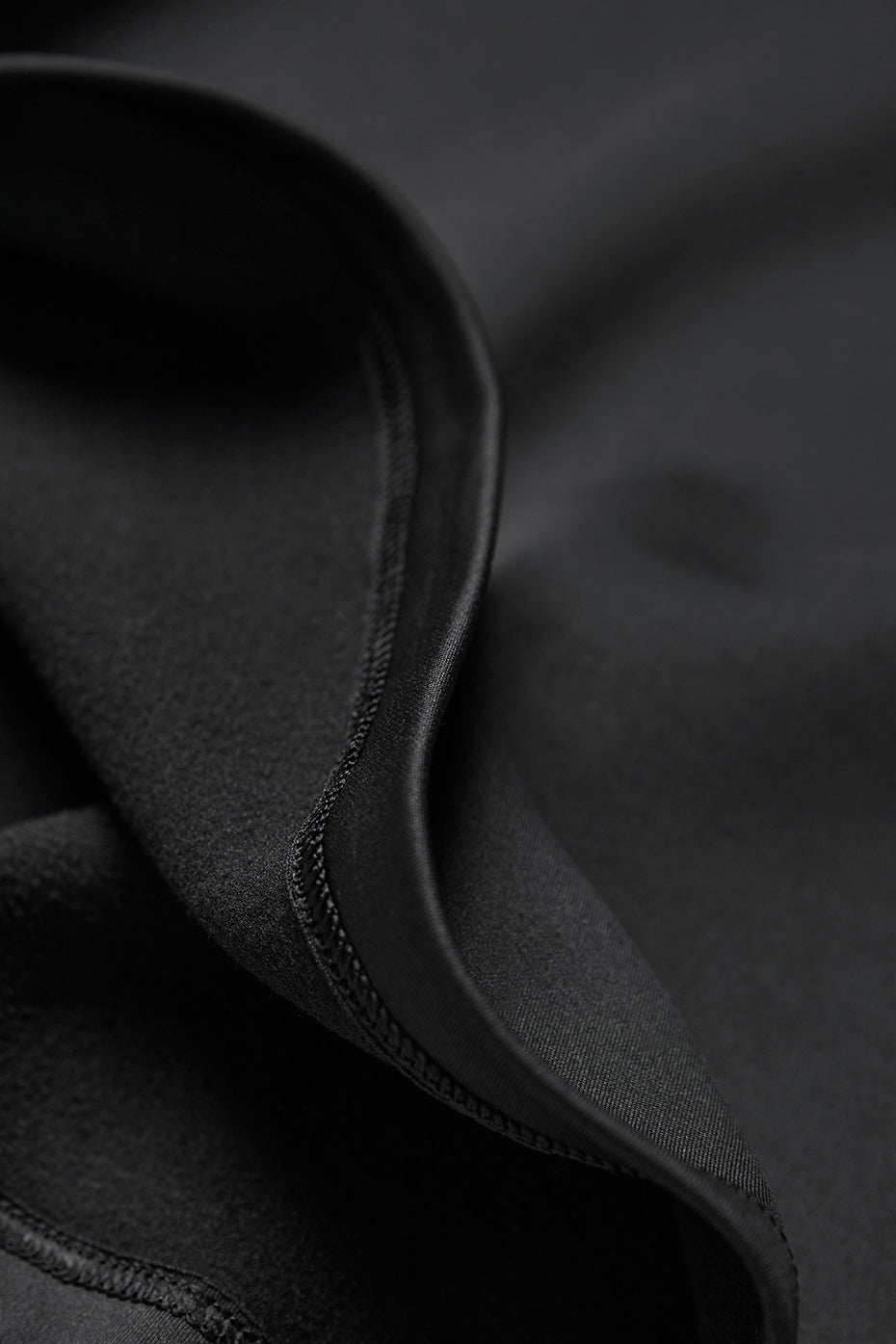 Alo Yoga Airbrush Winter Warm Nocturne Long Sleeve - Black