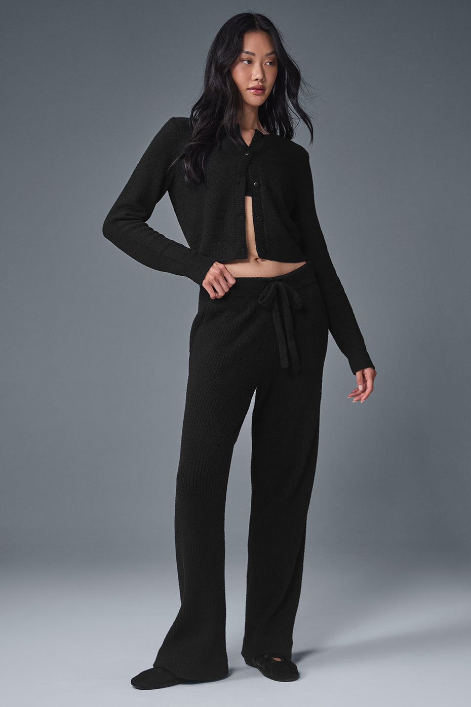 Alo Yoga Snuggle Up Sweater Cropped Cardigan - Black