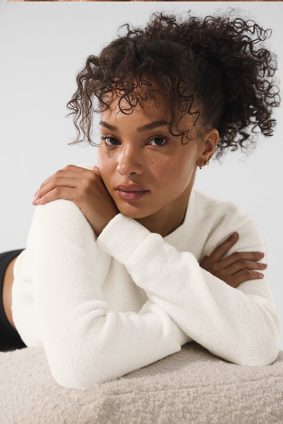 Alo Yoga Snuggle Up Sweater Cropped Cardigan - Ivory