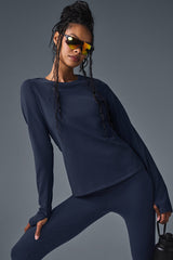 Alo Yoga Airbrush Winter Warm Nocturne Long Sleeve - Navy