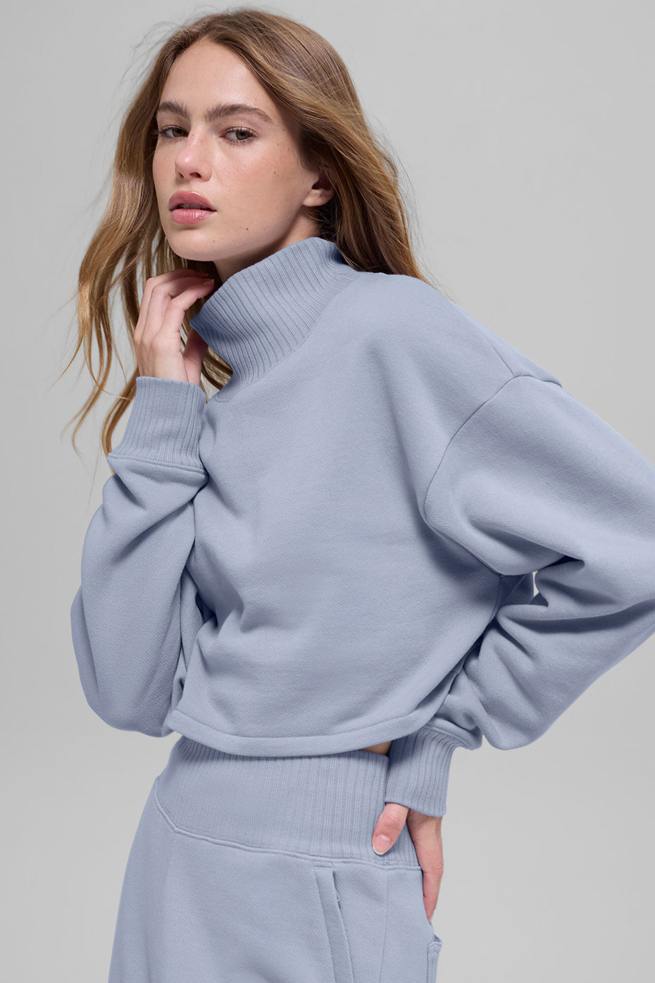 Alo Yoga Cropped Serenity Coverup - Winter Frost