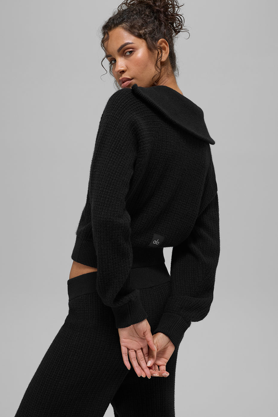 Alo Yoga Cashmere Plush Waffle 1/4 Zip Pullover - Black