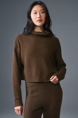 Alo Yoga Cashmere Plush Waffle Turtleneck Pullover - Espresso
