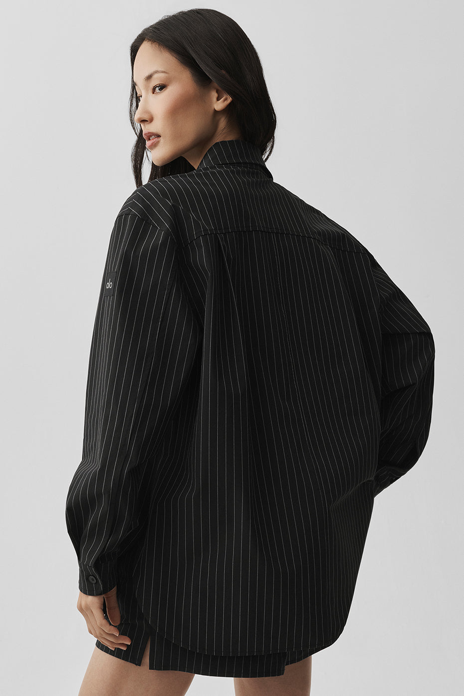 Alo Yoga Pinstripe Daylight Button Down Long Sleeve - Black/Titanium