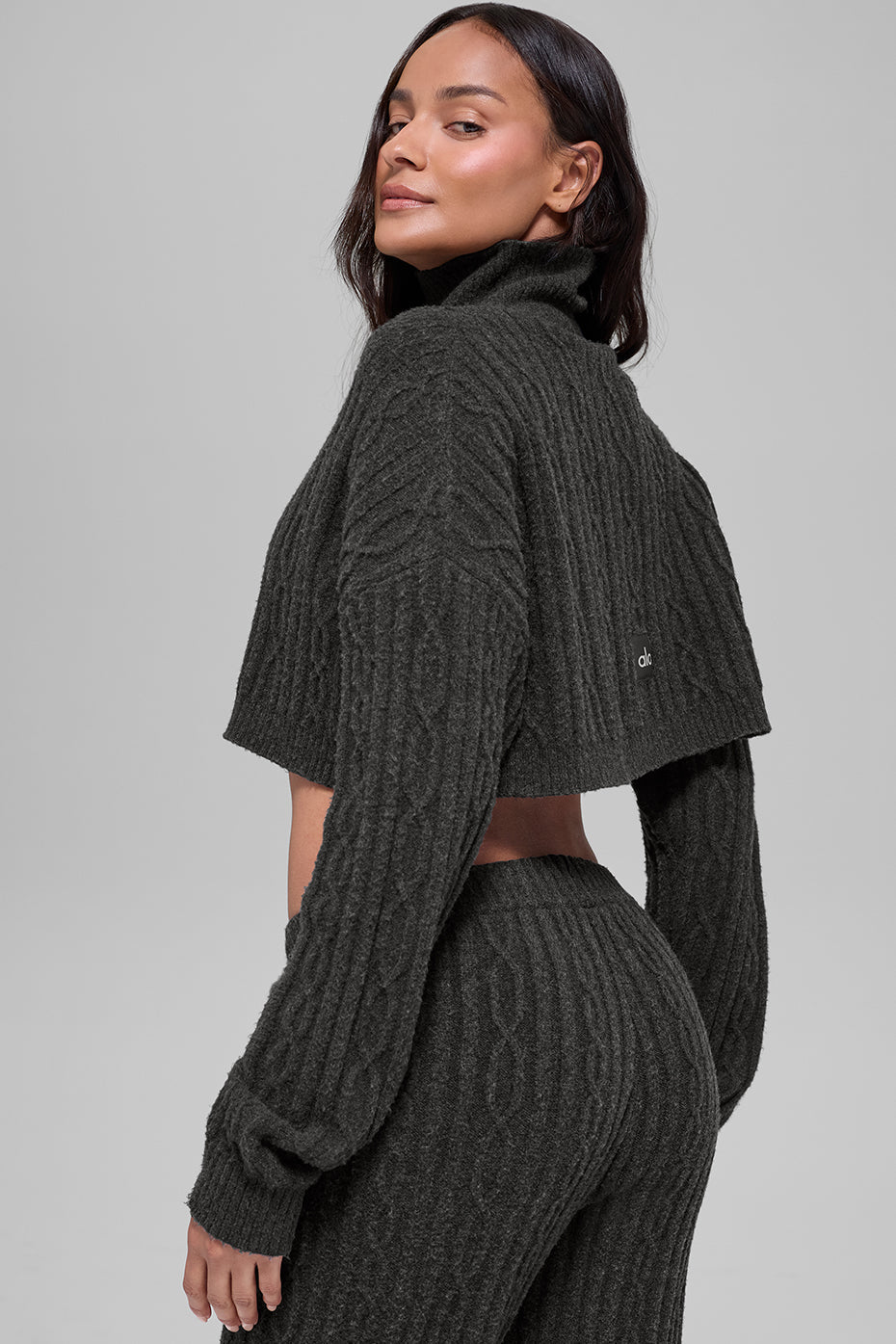 Alo Yoga Cable Knit Cropped Winter Bliss Turtleneck Long Sleeve - Dark Heather Grey