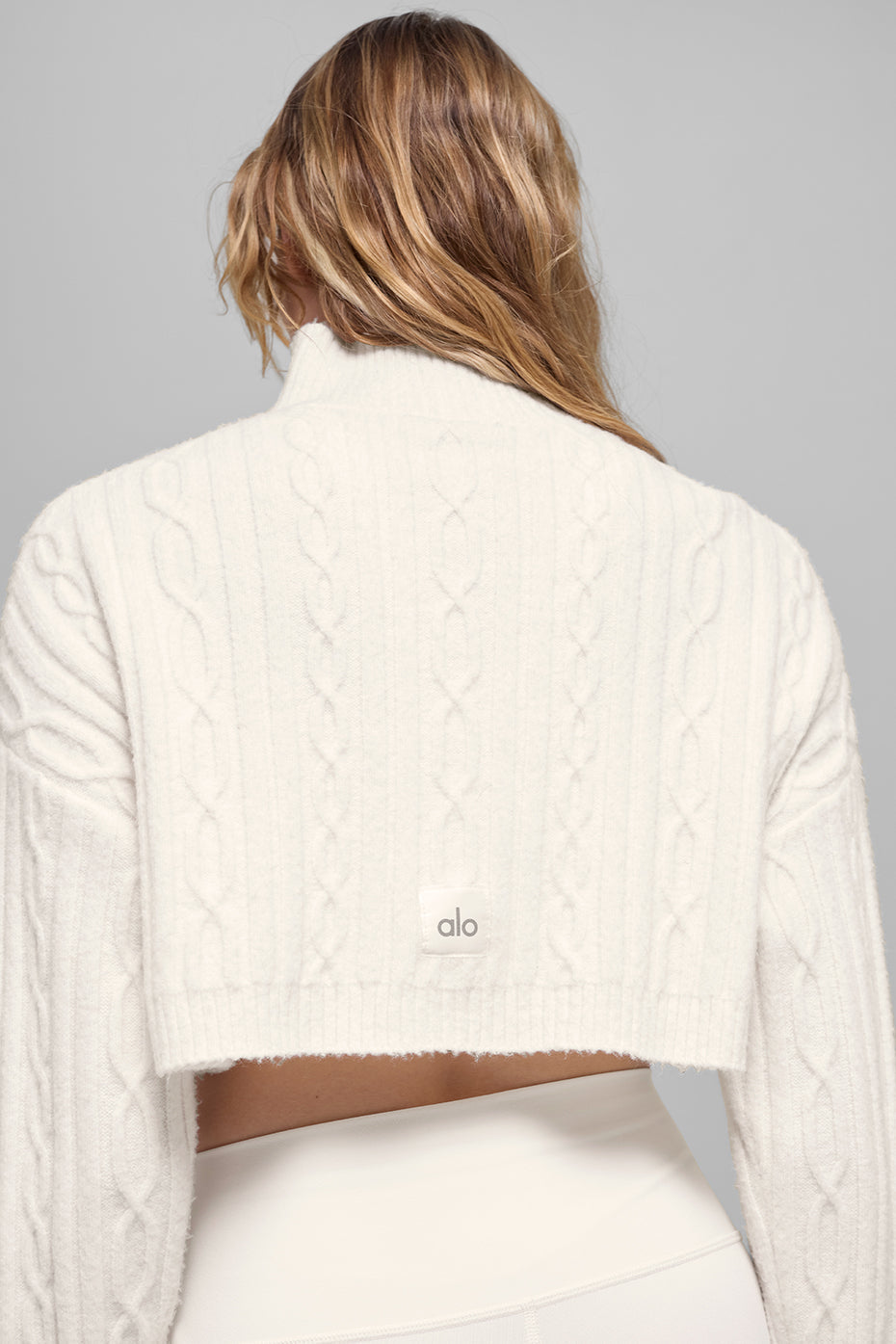 Alo Yoga Cable Knit Cropped Winter Bliss Turtleneck Long Sleeve - Ivory