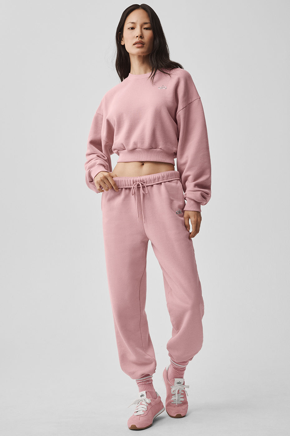 Alo Yoga Cropped Accolade Crewneck - Vintage Pink