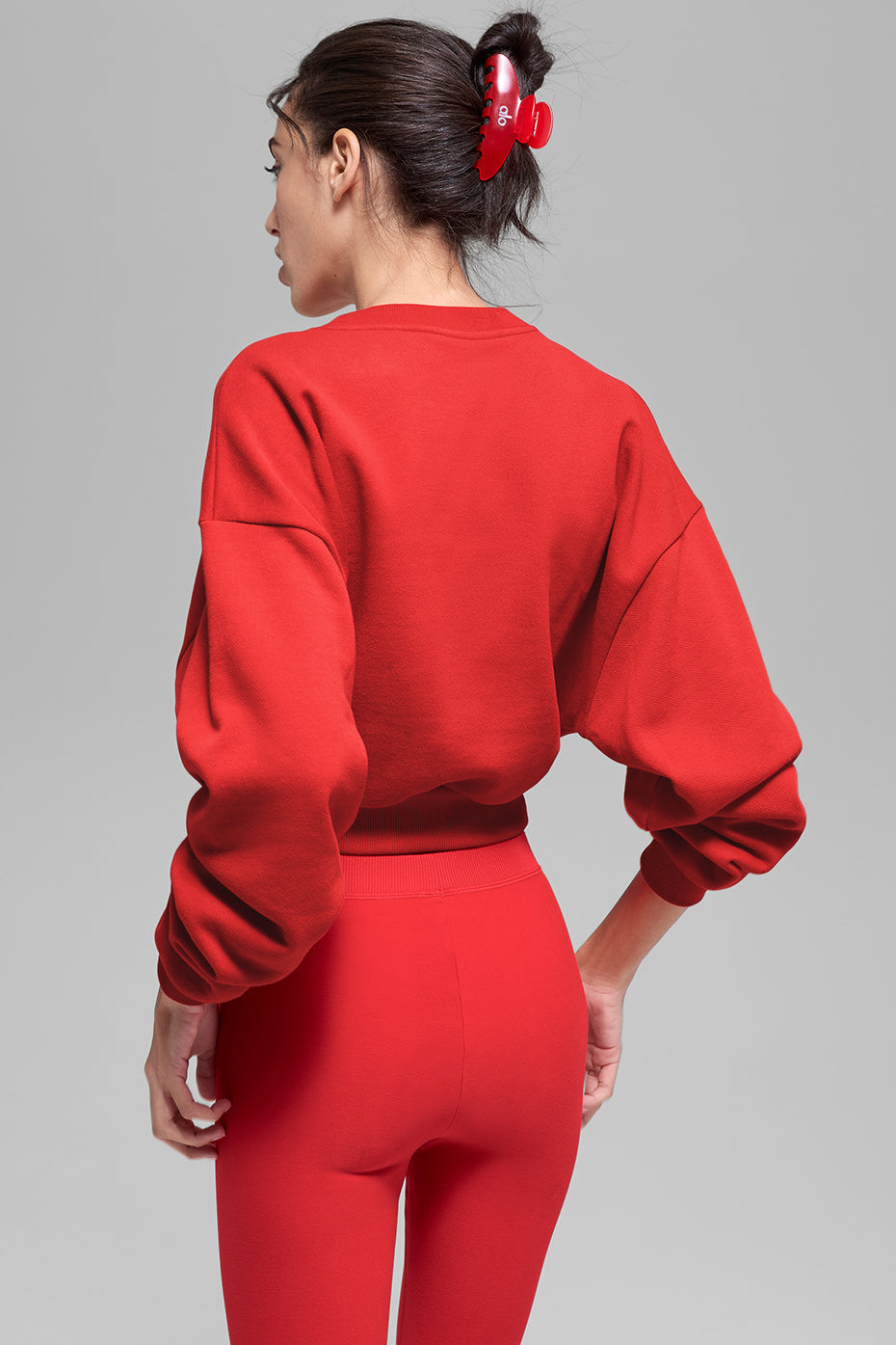 Alo Yoga Cropped Accolade Crewneck - Bright Red
