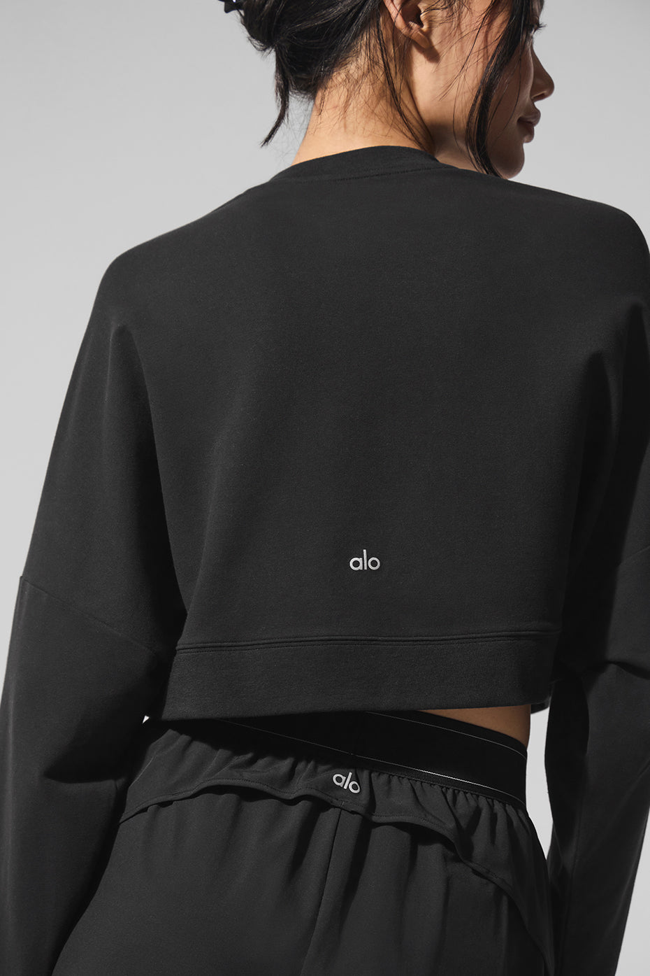 Alo Yoga Cropped Sway Crew Neck Pullover - Black