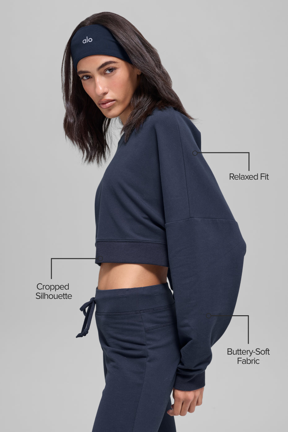 Alo Yoga Cropped Sway Crew Neck Pullover - Navy