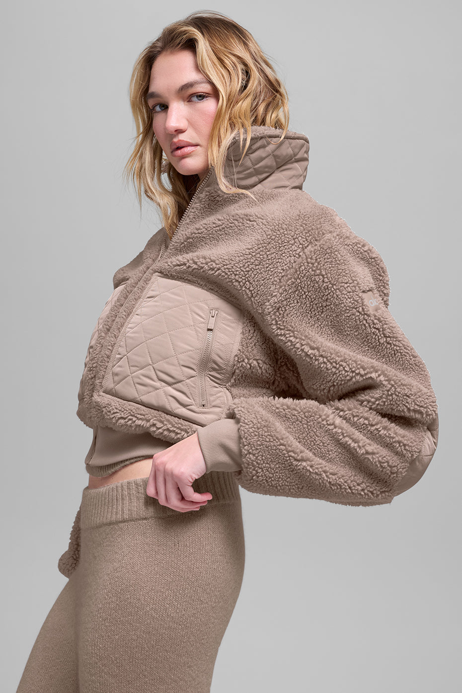 Alo Yoga Sherpa Edge Bomber - Chai Latte