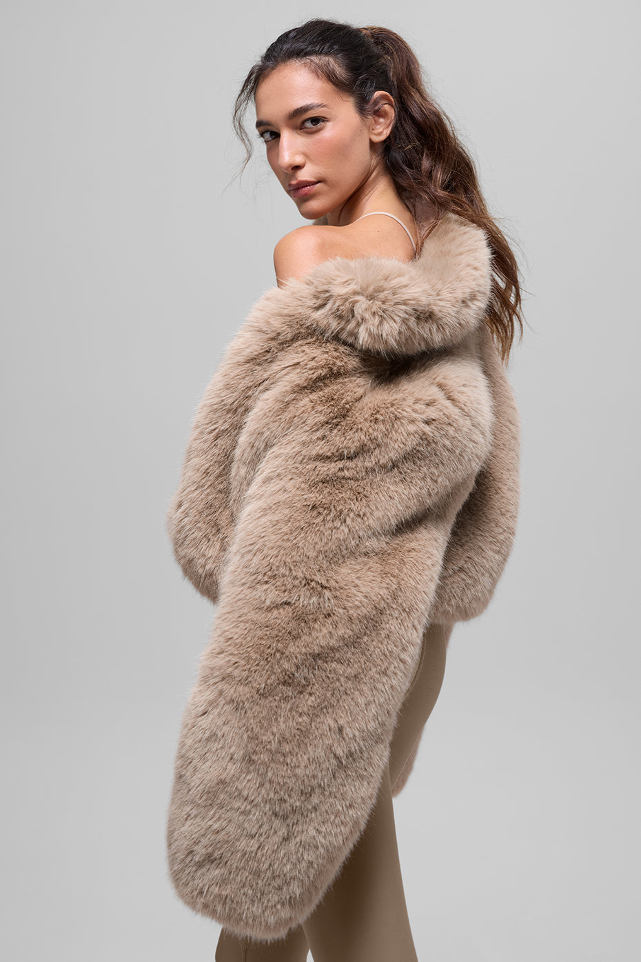 Alo Yoga Opulent Faux Fur Cropped Jacket - Oat