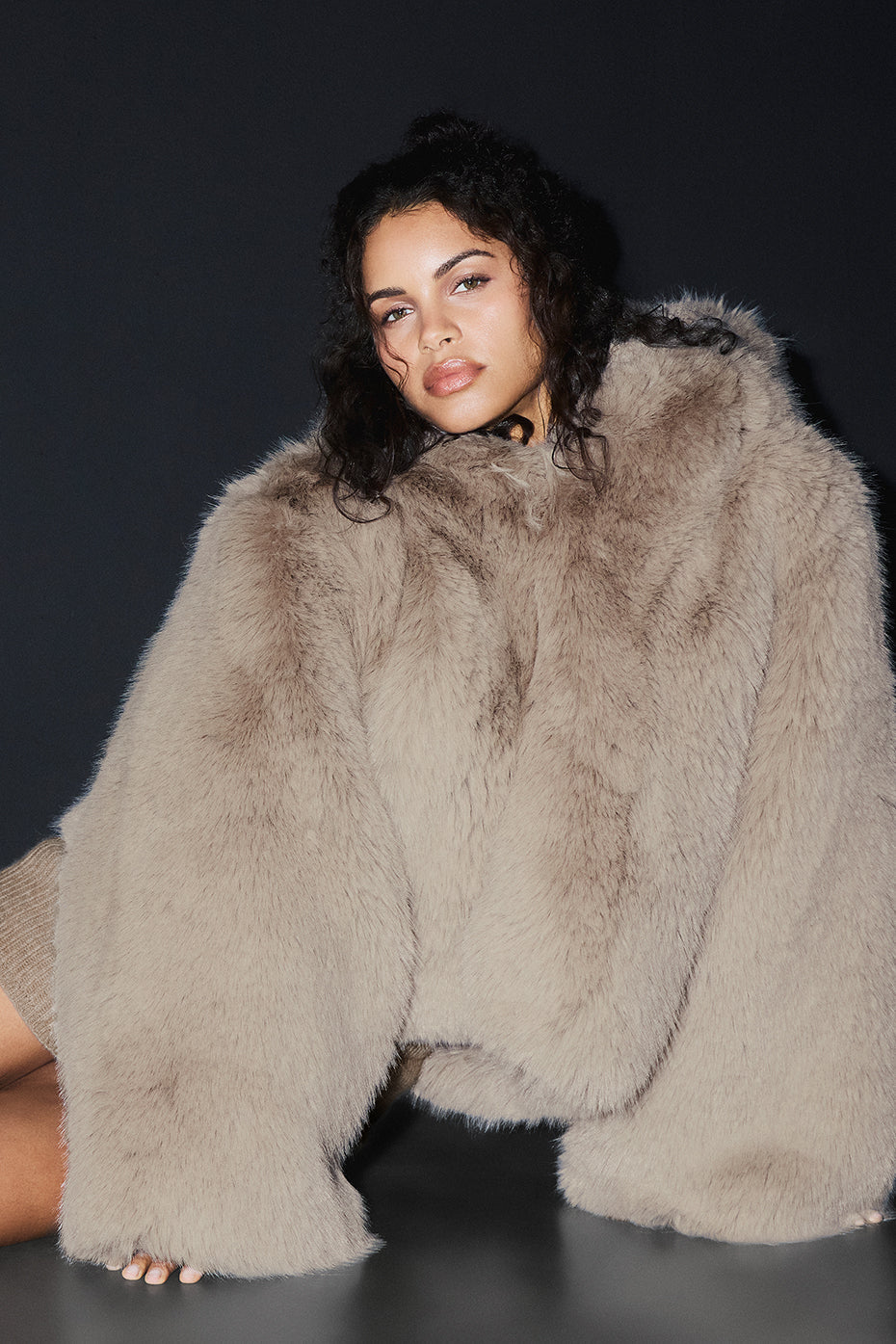 Alo Yoga Opulent Faux Fur Statement Jacket - Oat