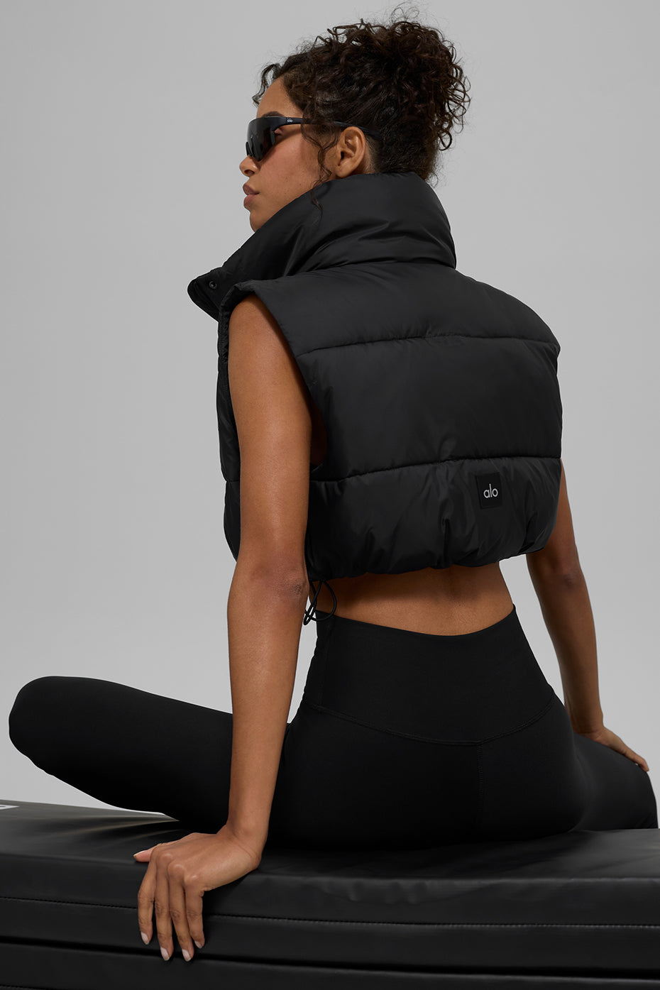 Alo Yoga Cropped Gold Rush Puffer Vest - Black