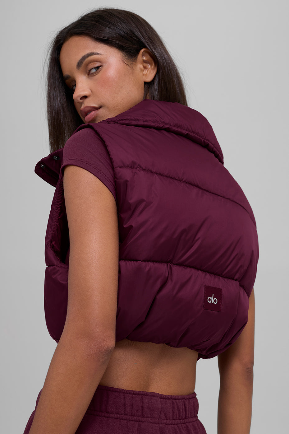 Alo Yoga Cropped Gold Rush Puffer Vest - Burgundy