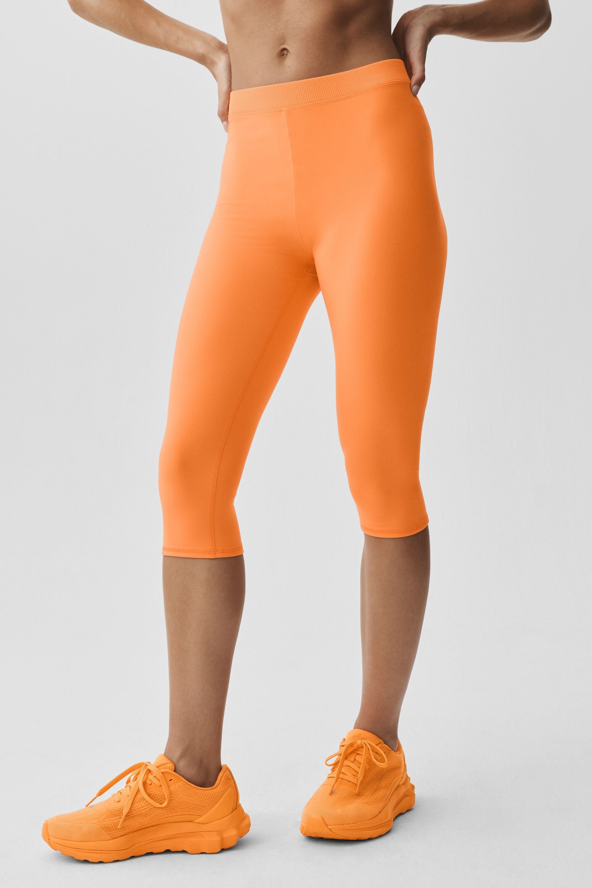Alo Yoga Alosoft High-Waist Iconic 90's Capri - Satsuma Breeze
