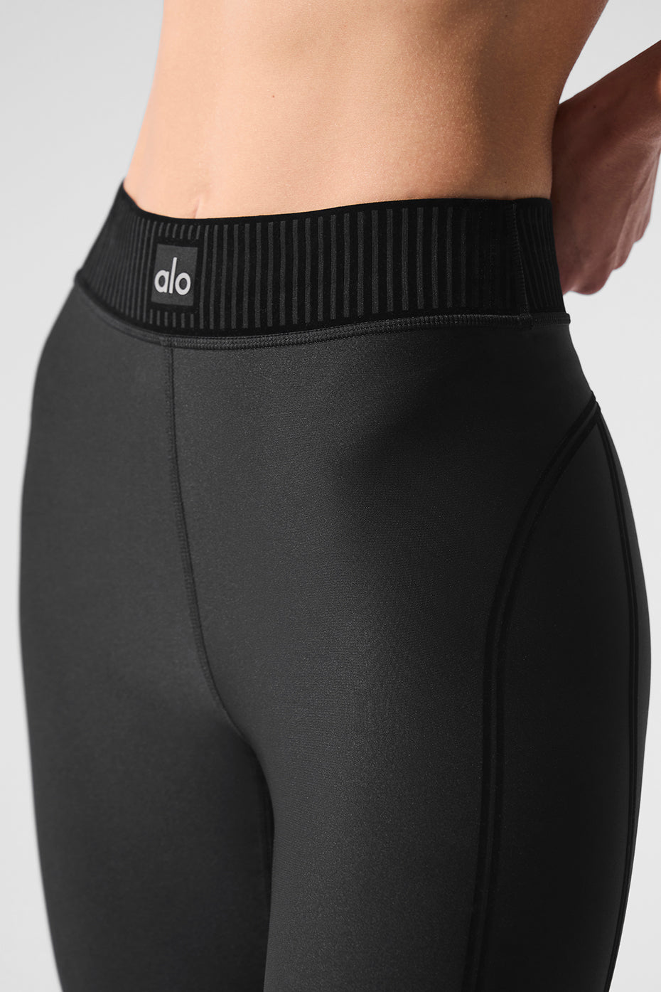 Alo Yoga Airlift High-Waist 7/8 Line Up Legging - Black