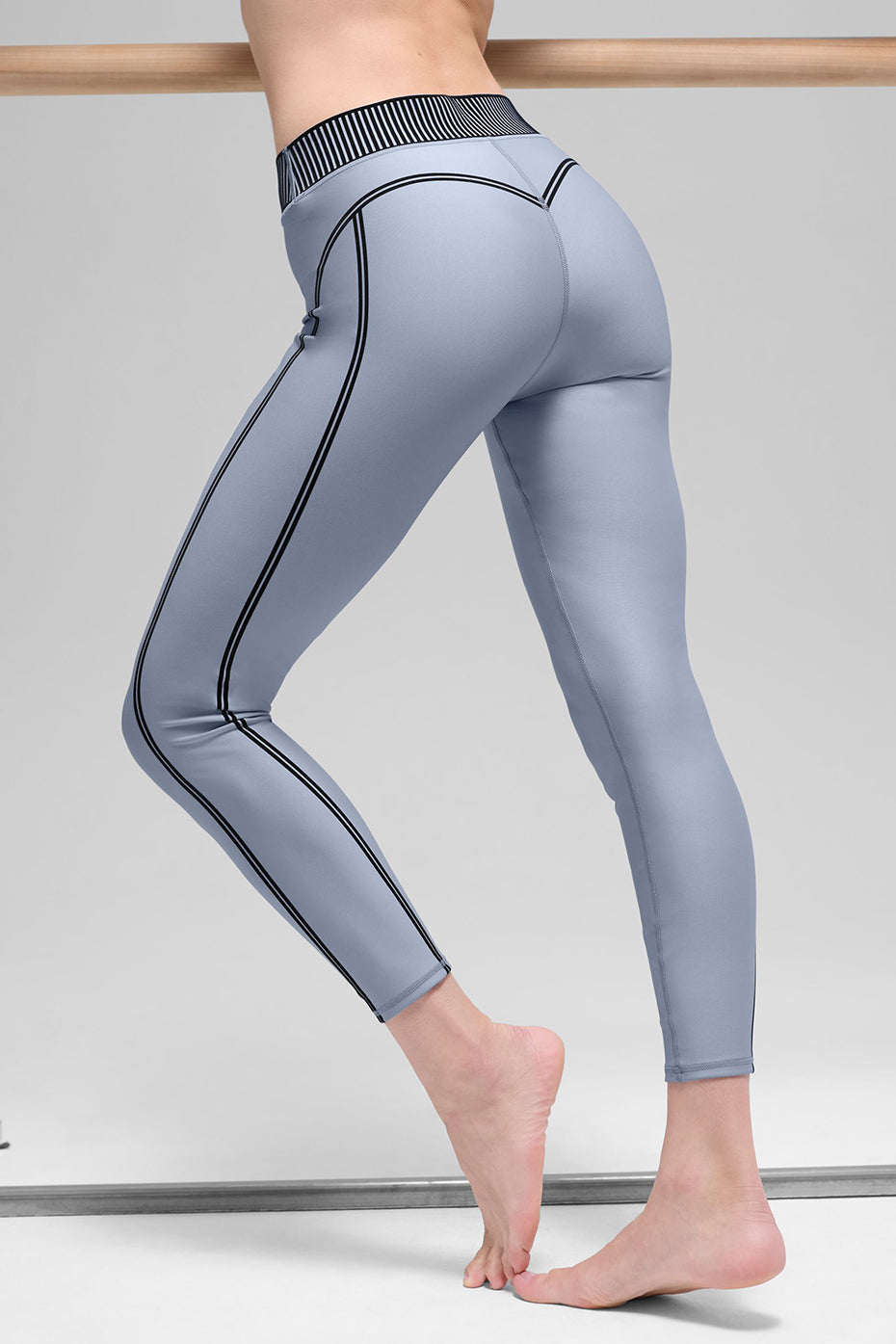 Alo Yoga Airlift High-Waist 7/8 Line Up Legging - Winter Frost