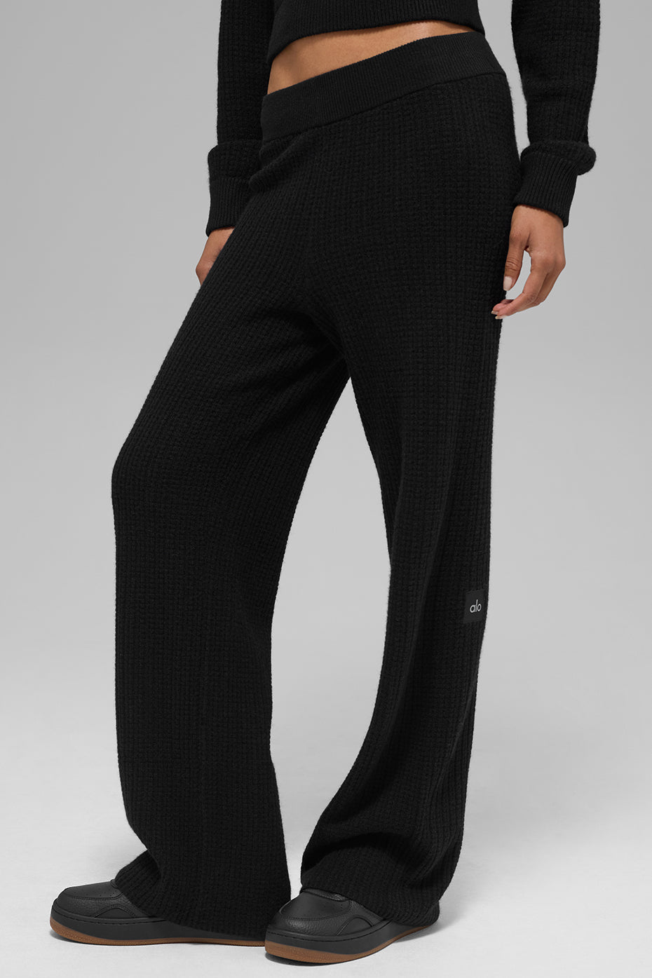 Alo Yoga Cashmere High-Waist Plush Waffle Pant - Black