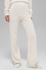 Alo Yoga Cashmere High-Waist Plush Waffle Pant - Ivory