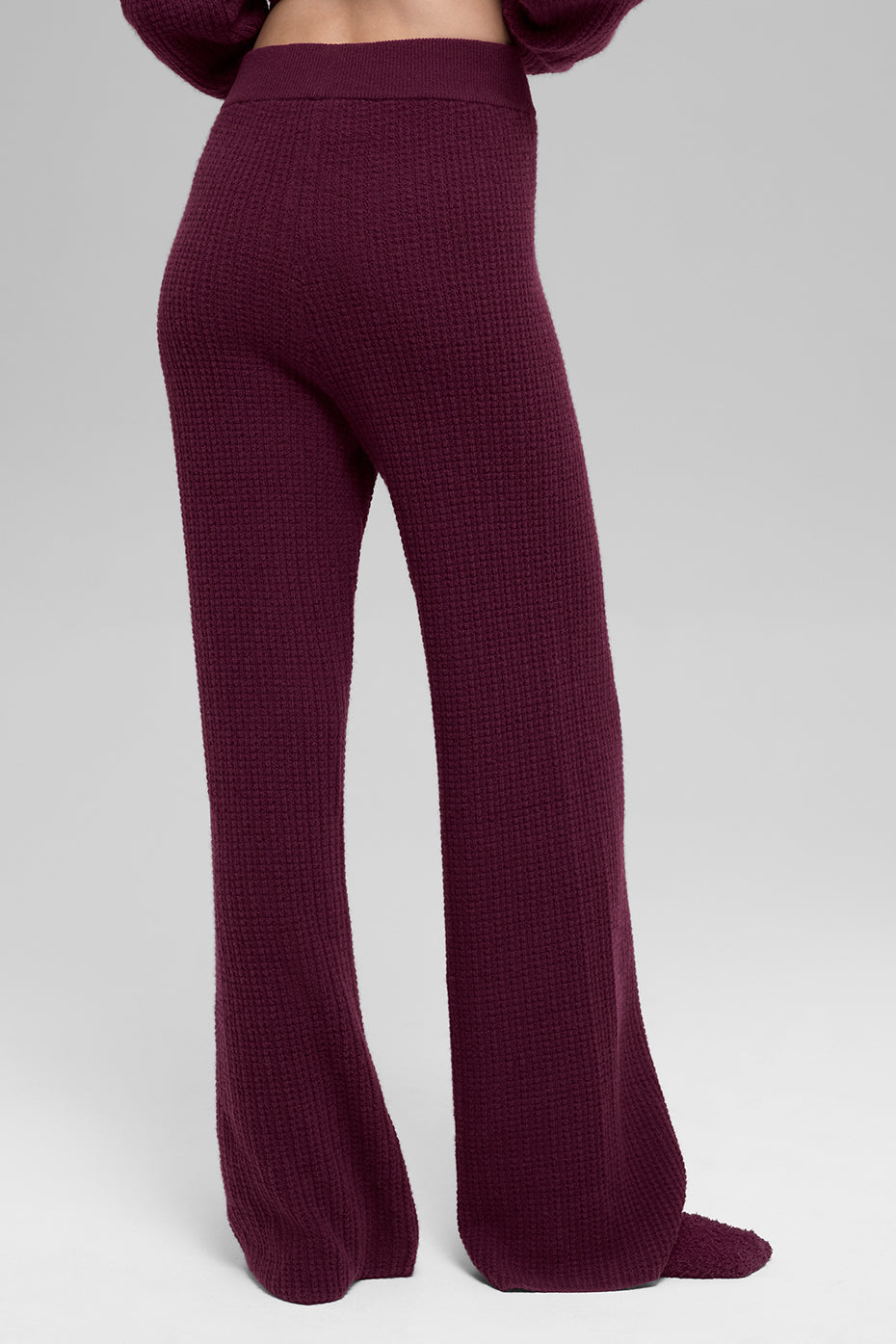 Alo Yoga Cashmere High-Waist Plush Waffle Pant - Burgundy