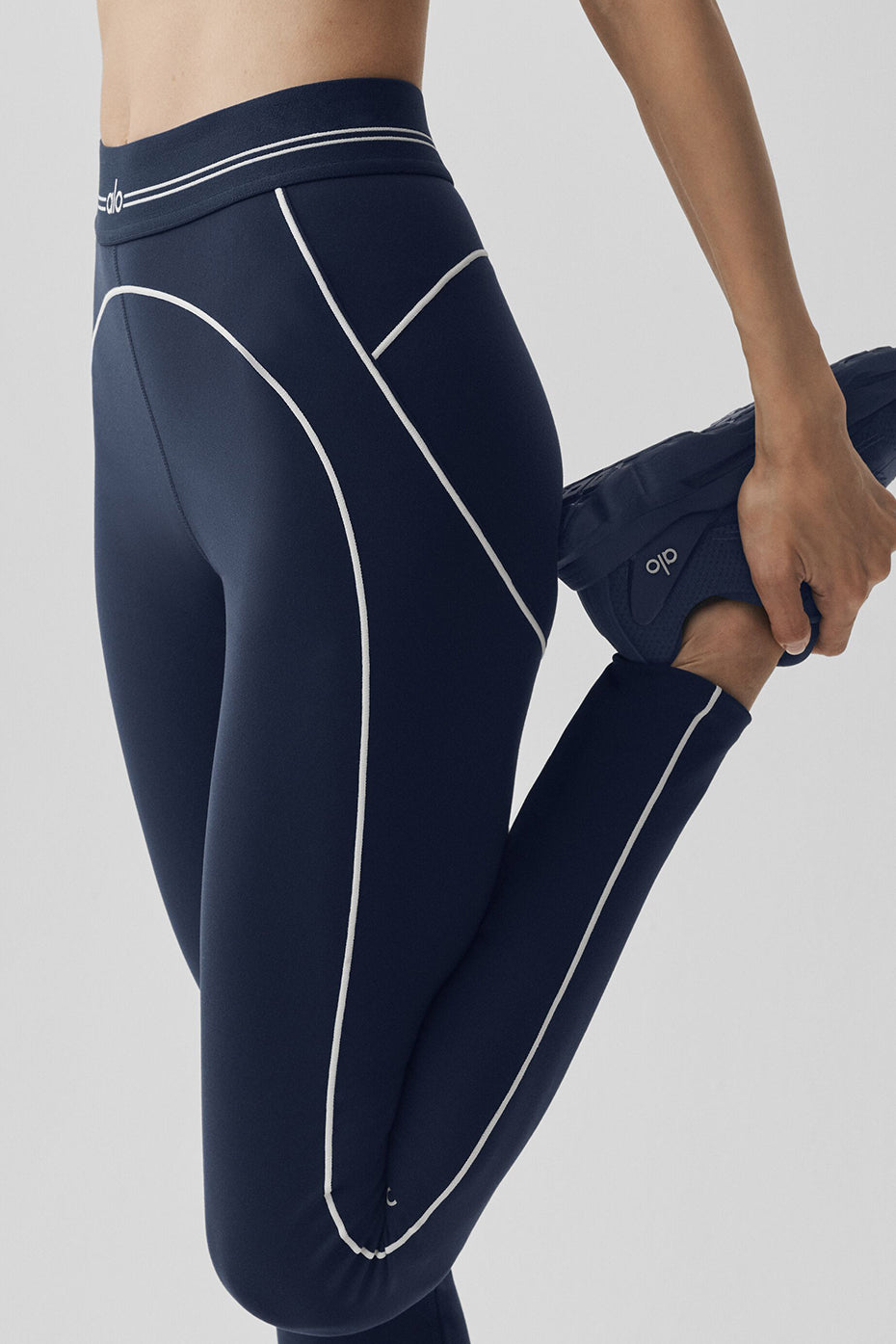 Alo Yoga Airbrush High-Waist Heart Throb Legging - Navy/White
