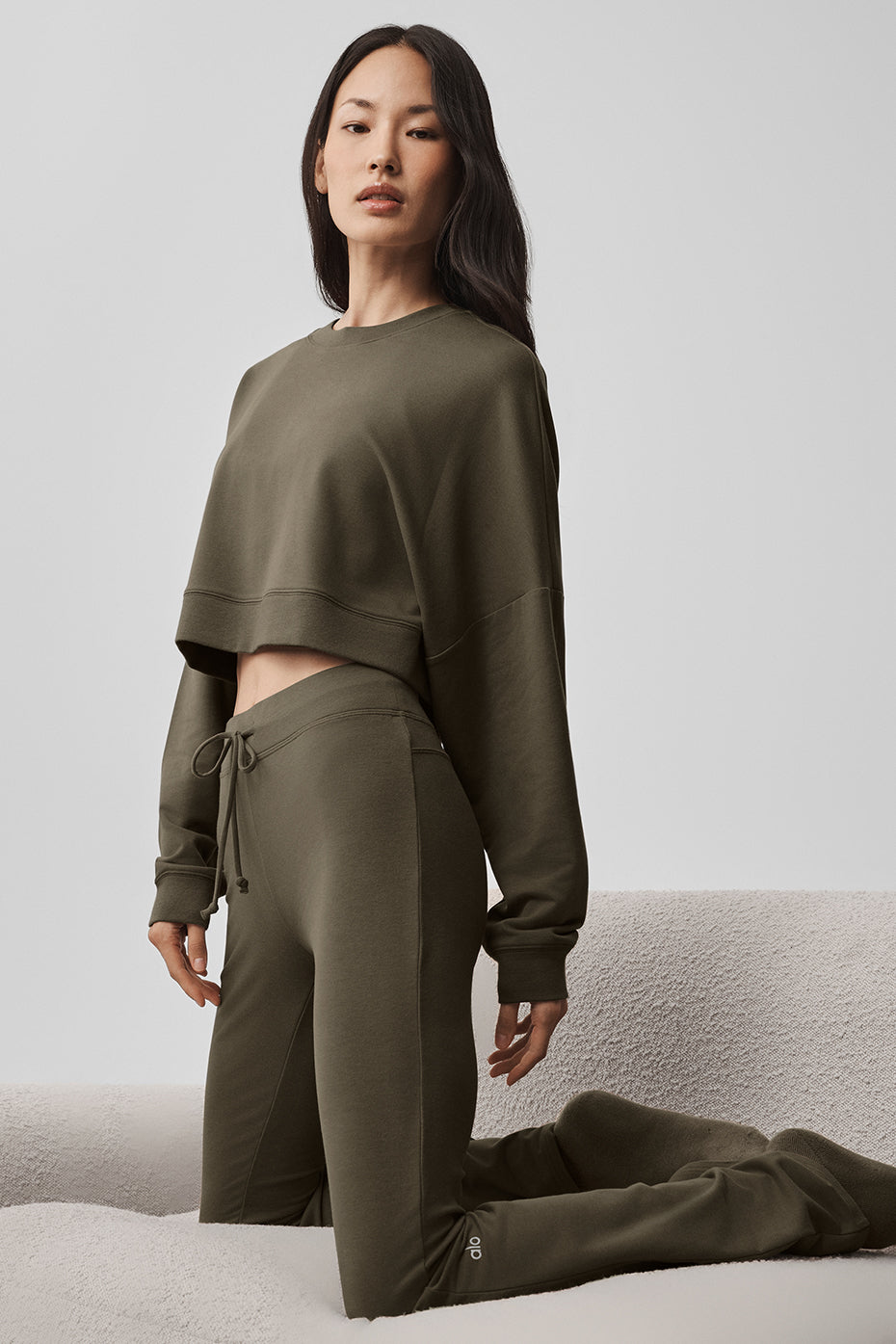Alo Yoga Sway Bootcut Sweatpant - Olive Tree