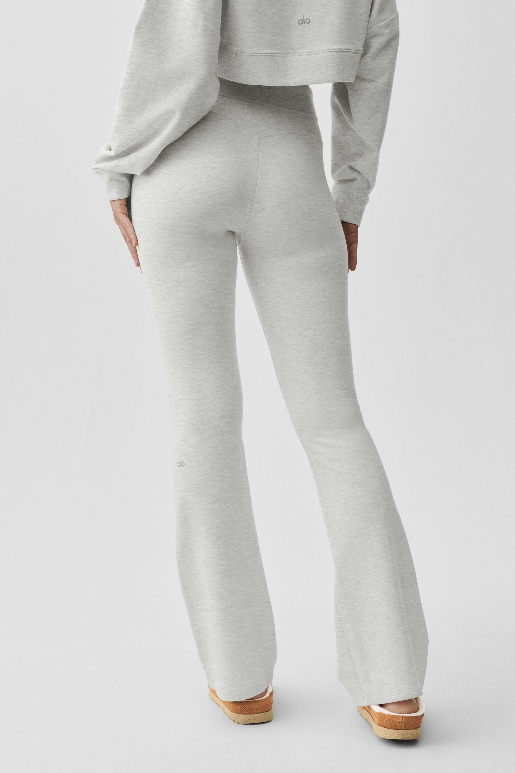 Alo Yoga Sway Bootcut Sweatpant - White Heather