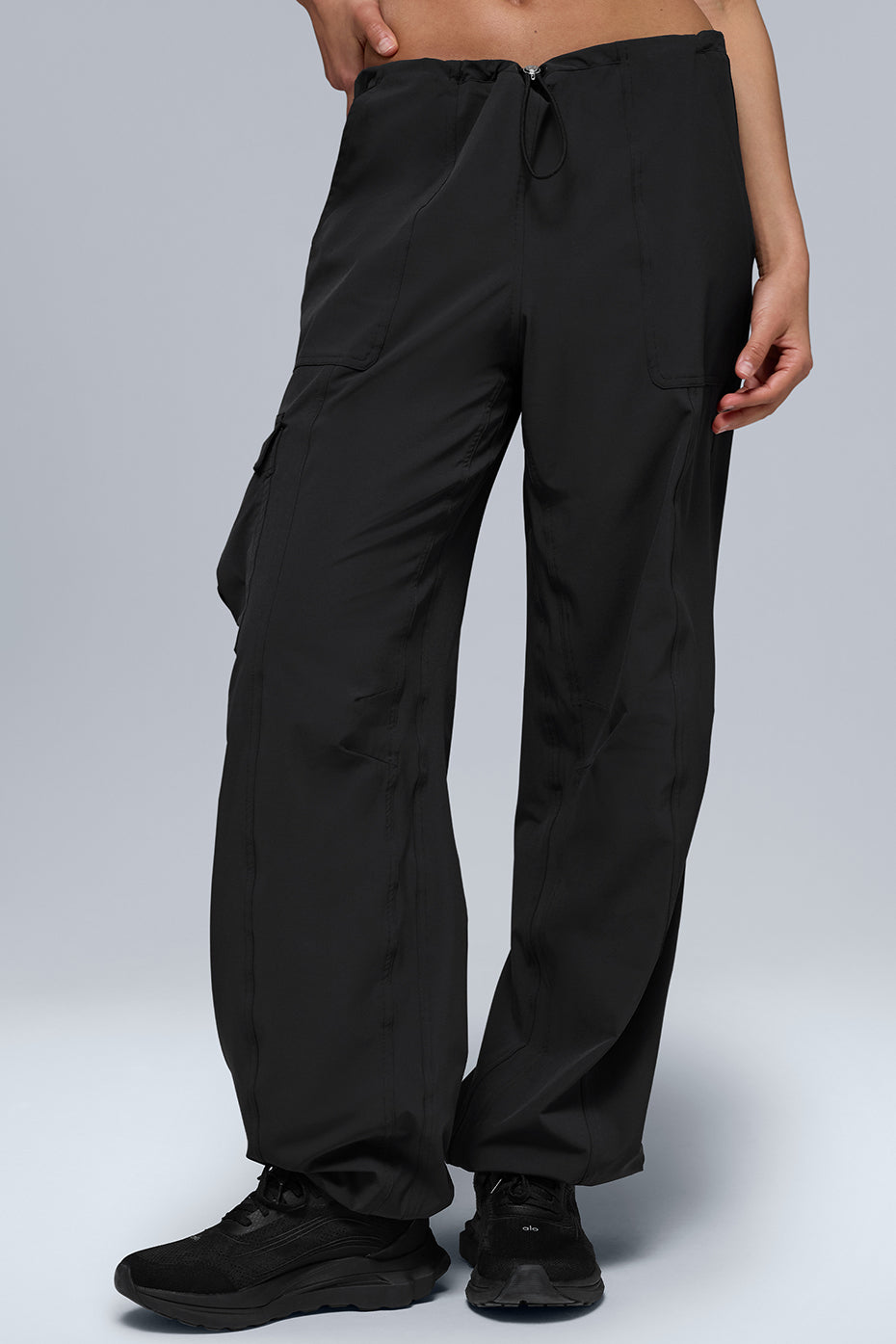 Alo Yoga Low Rise Megastar Cargo Pant - Black