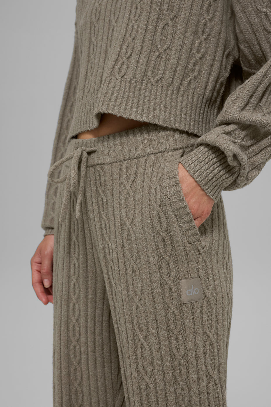 Alo Yoga Cable Knit Winter Bliss Pant - Light Cocoa