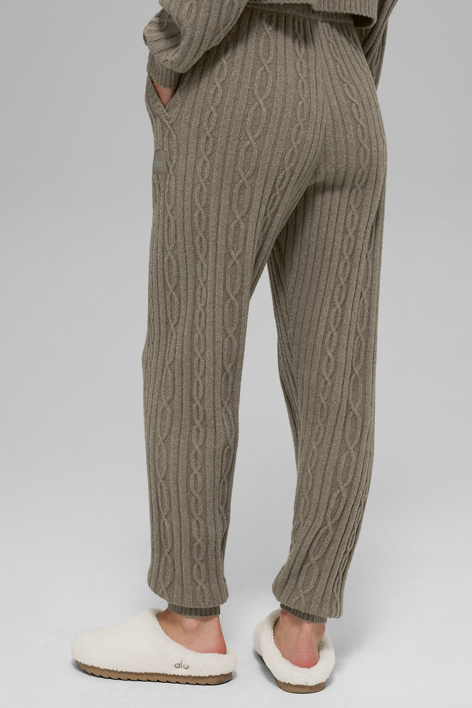 Alo Yoga Cable Knit Winter Bliss Pant - Light Cocoa