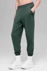 Alo Yoga Waffle Weekend Escape Jogger - Clover Green